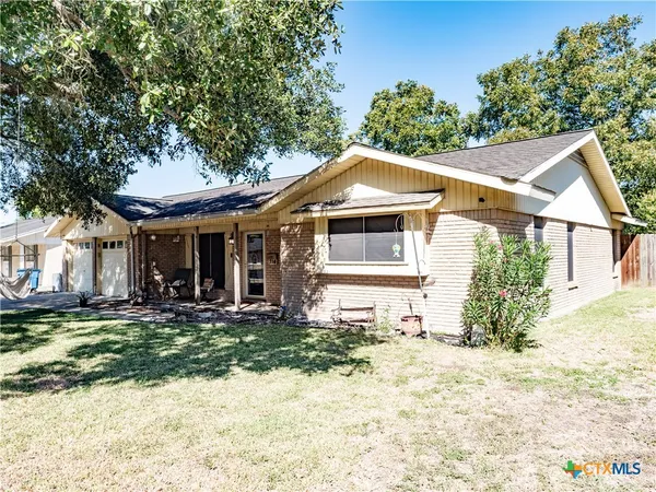 $257,900 | 716 Westwood Drive, Port Lavaca, TX 77979