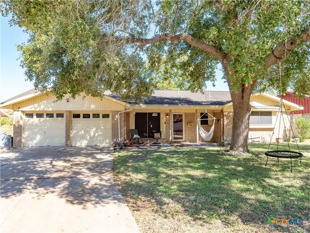 $257,900 | 716 Westwood Drive, Port Lavaca, TX 77979