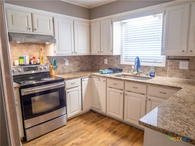 $257,900 | 716 Westwood Drive, Port Lavaca, TX 77979