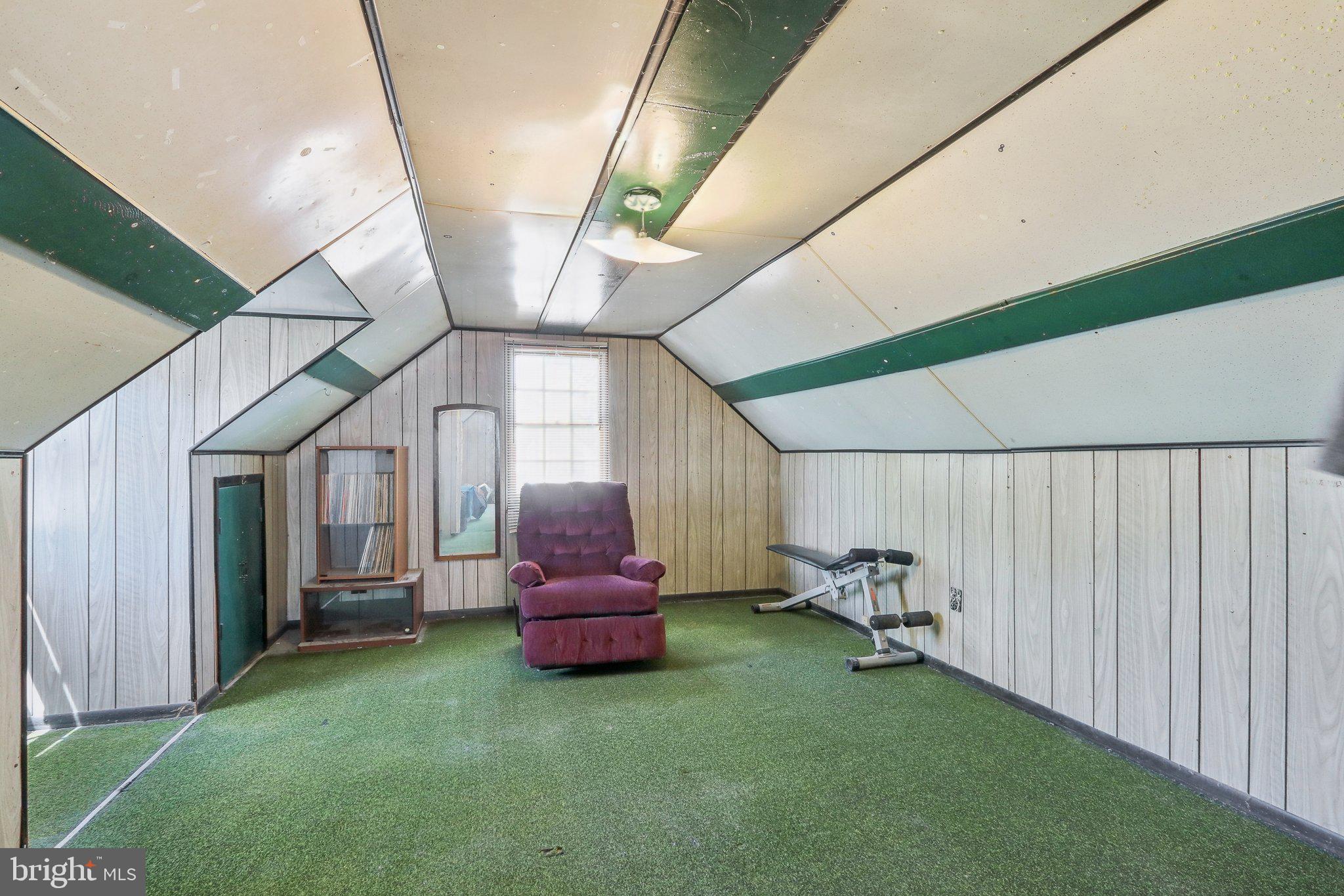 28 Barbara Road Hatboro, PA 19040 - Photo 25 of 33 a living room with furniture