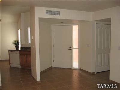 4323 East Allison Road Tucson, AZ 85712 - Photo 4 of 8