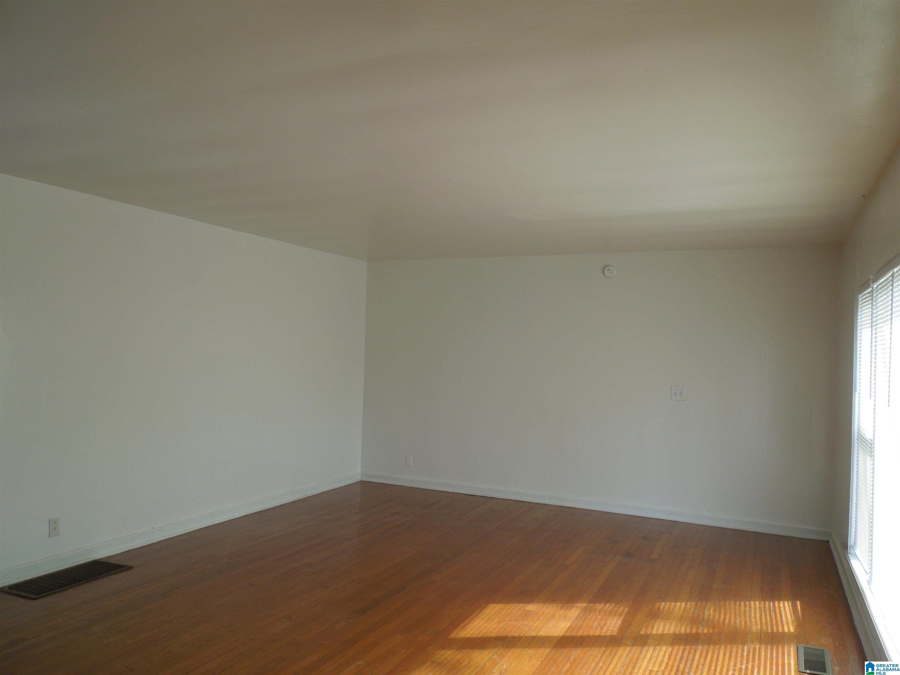 5602 10th Street South Bessemer, AL 35020 - Photo 8 of 30