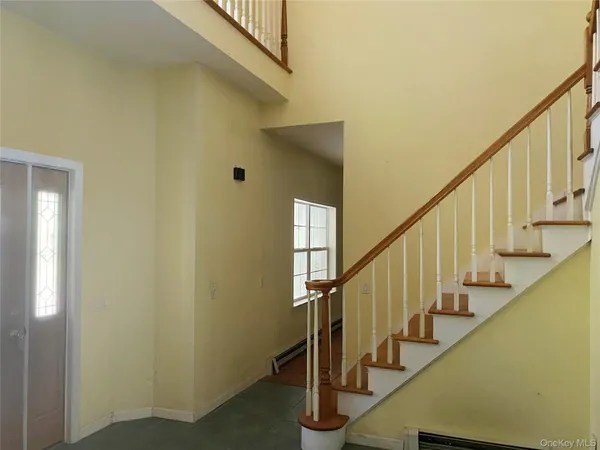 $474,900 | 71 Easy Street, Hurley, NY 12443