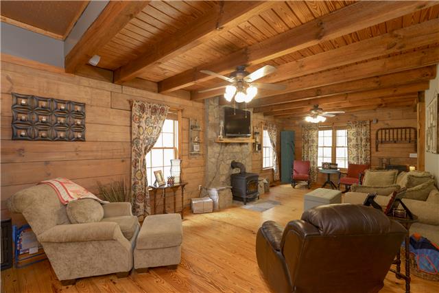 396 Pee Dee Branch Road, Unit 396B Cottontown, TN 37048 - Photo 4 of 20 Another view of the cozy Living Room.