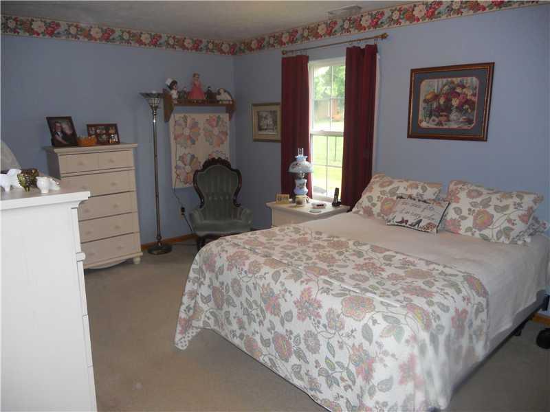 5705 Spring Mist Circle Indianapolis, IN 46237 - Photo 6 of 10 Gallery Image 6