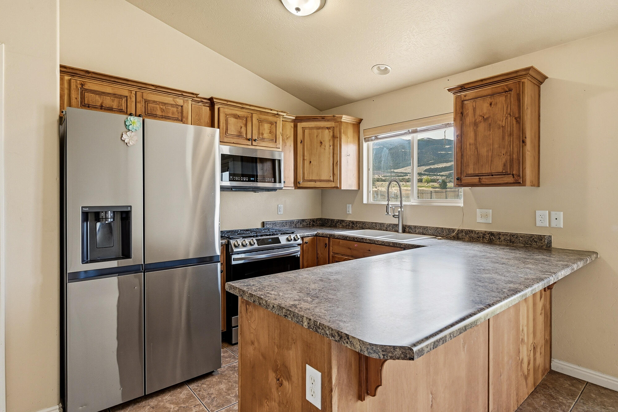 2192 Saddleback View Drive Enoch, UT 84721 - Photo 10 of 53 2192 E Saddleback-19
