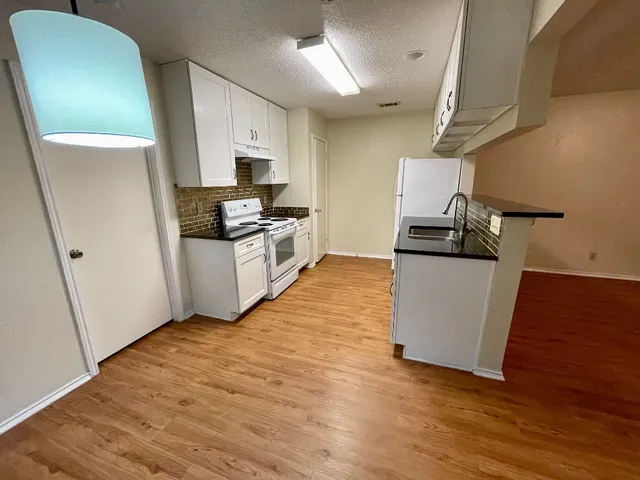 $500,000 | 10003 Parliament House Road, Austin, TX 78717