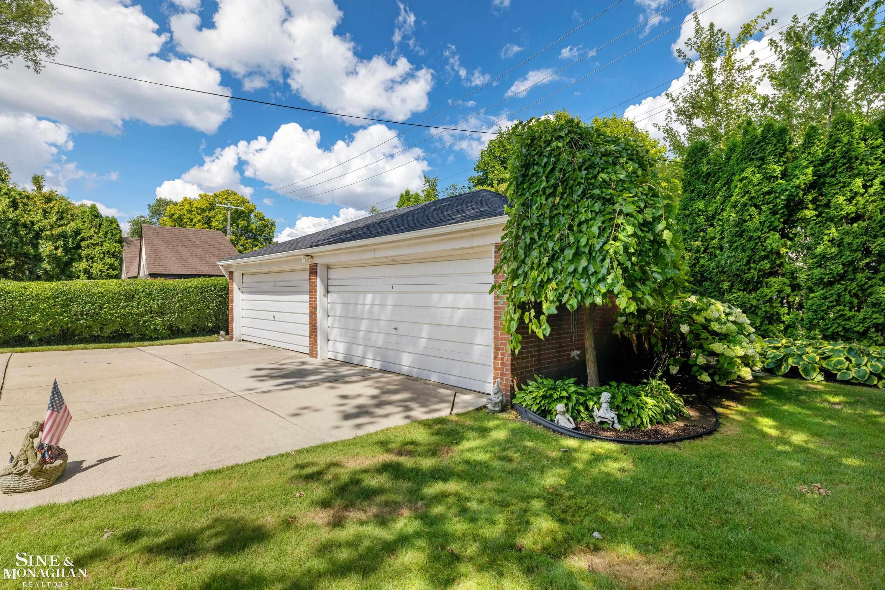 716 Trombley Road Grosse Pointe, MI 48230 - Photo 34 of 97