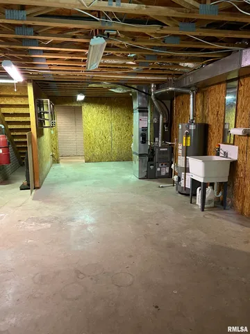 $200,000 | 3 Millwood Manor, Jacksonville, IL 62650