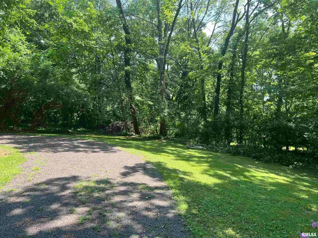 $200,000 | 3 Millwood Manor, Jacksonville, IL 62650