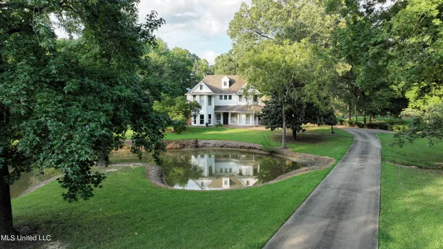 $458,000 | 9144 Valley Grove Lane, Southaven, MS 38672