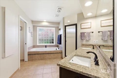 $999,900 | 9547 West Golden View Drive, Star, ID 83669