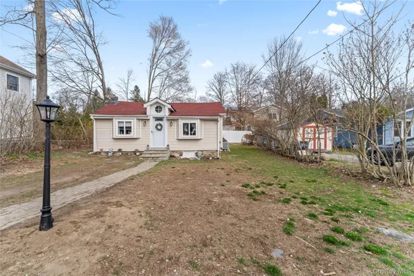 $349,000 | 32 Forest Lane, Yorktown Heights, NY 10598