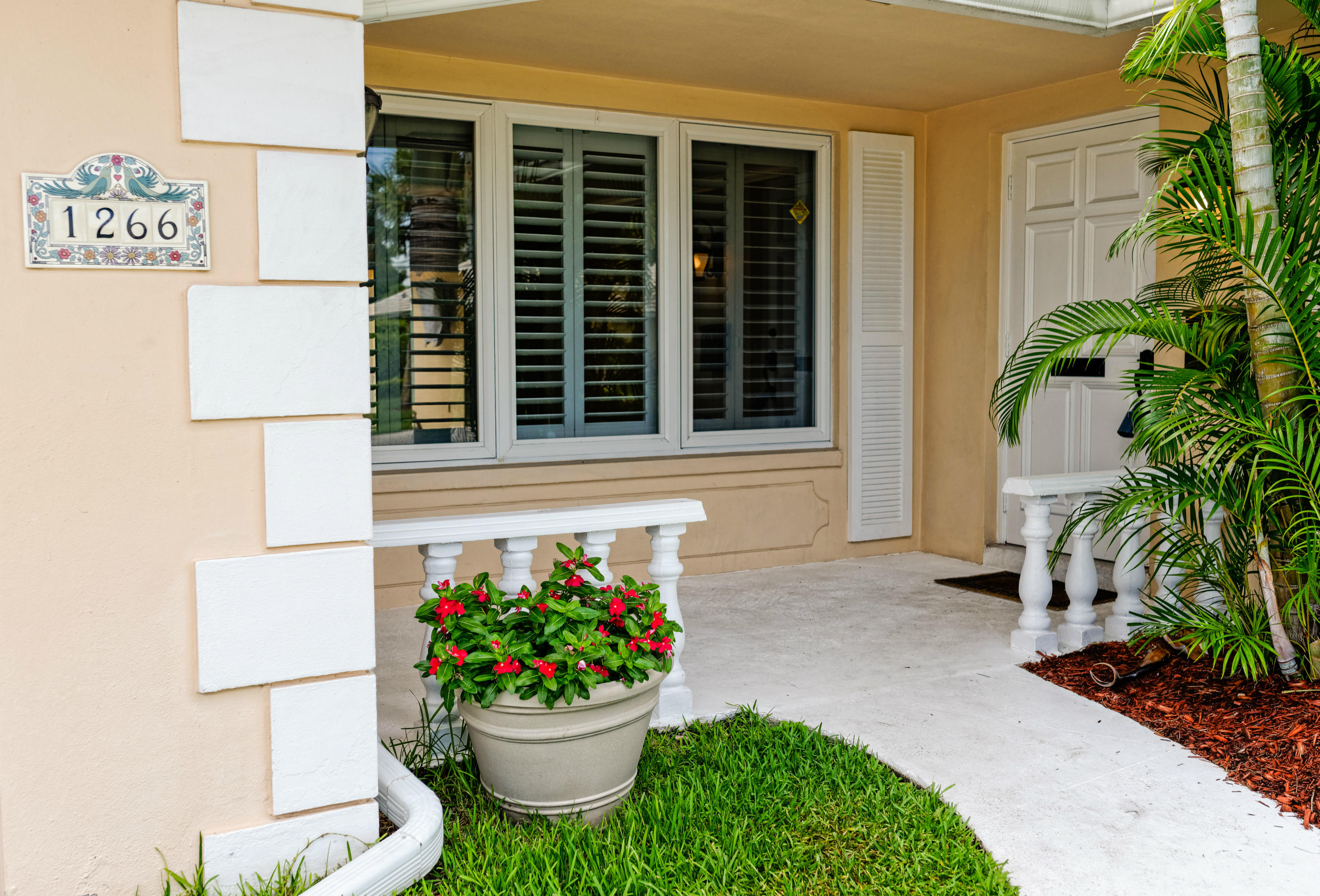1266 Walnut Terrace Boca Raton, FL 33486 - Photo 4 of 44 Frontdoor 002