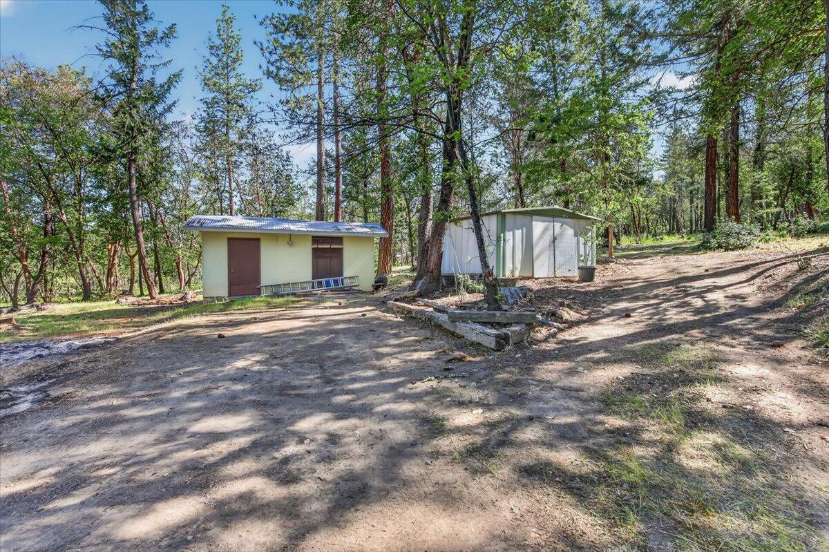 981 Upper Applegate Road Jacksonville, OR 97530 - Photo 2 of 30 Well house and shed