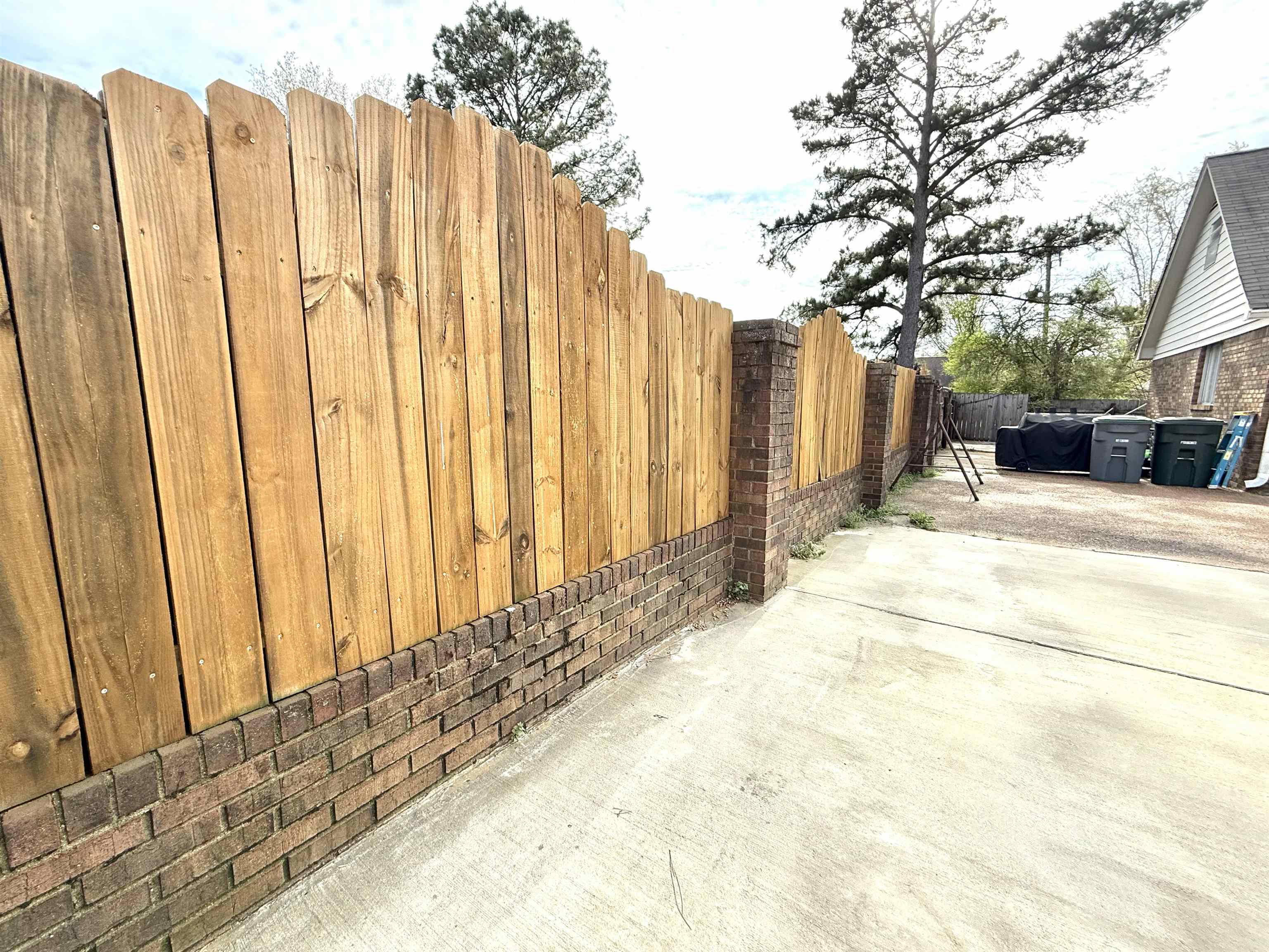 825 North Walnut Bend Road Memphis, TN 38018 - Photo 33 of 40 a view of a backyard of the house