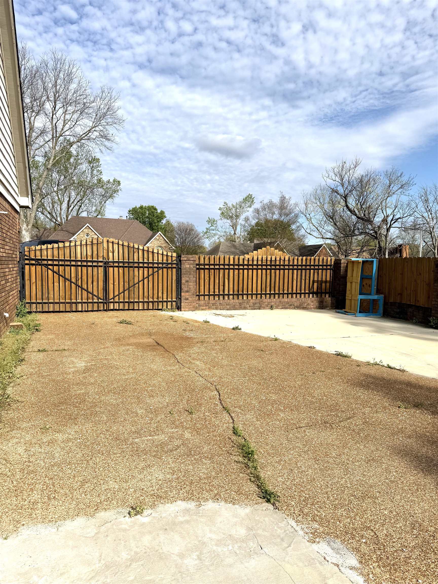 825 North Walnut Bend Road Memphis, TN 38018 - Photo 40 of 40 a view of deck with yard