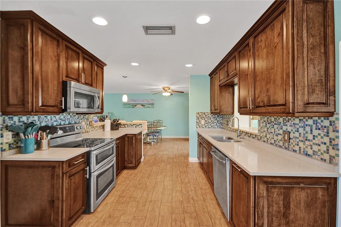 22199 Southwest 59th Avenue Boca Raton, FL 33428 - Photo 5 of 28 real wood cabinets