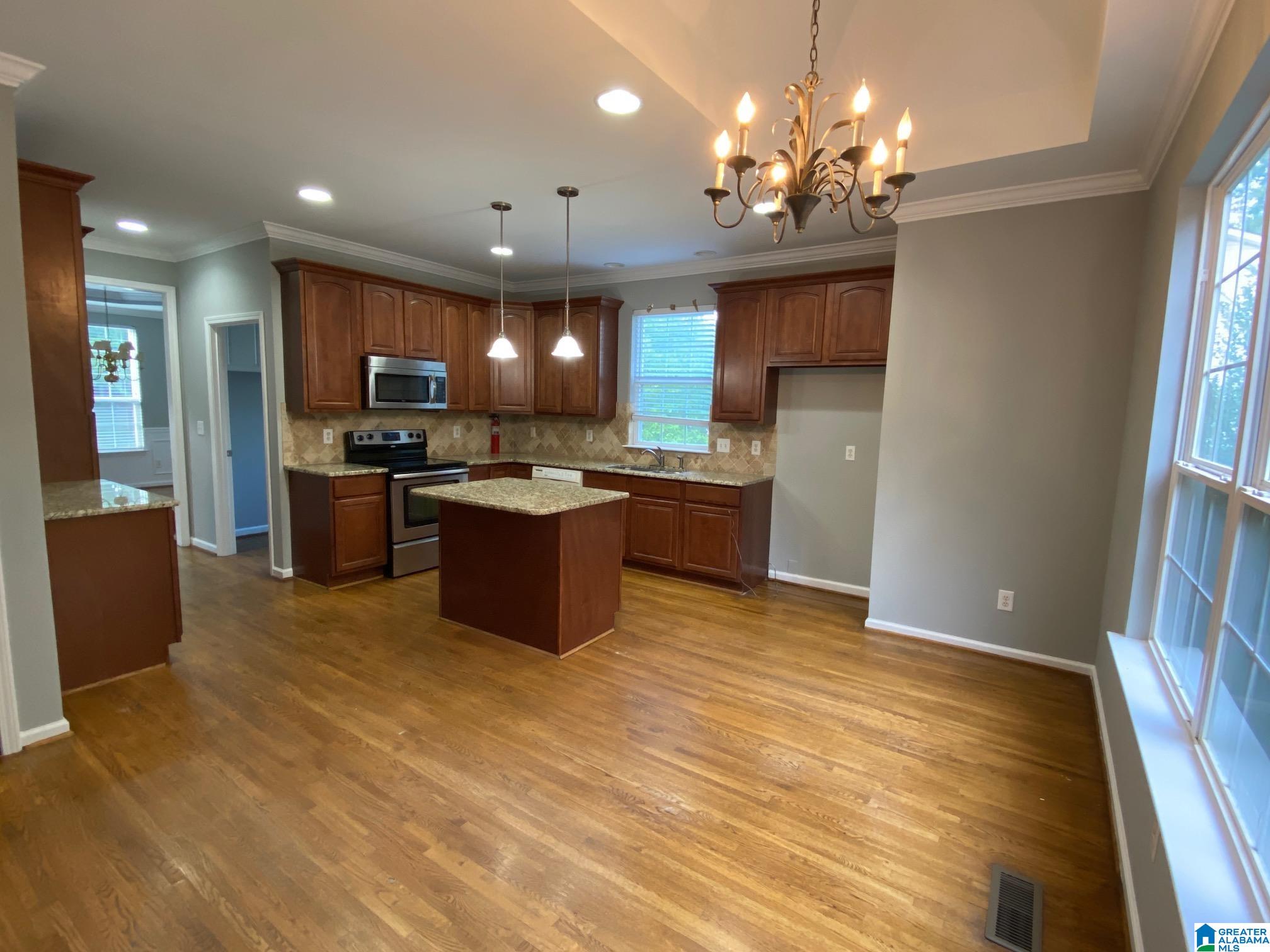 121 Brook Circle Chelsea, AL 35043 - Photo 2 of 14