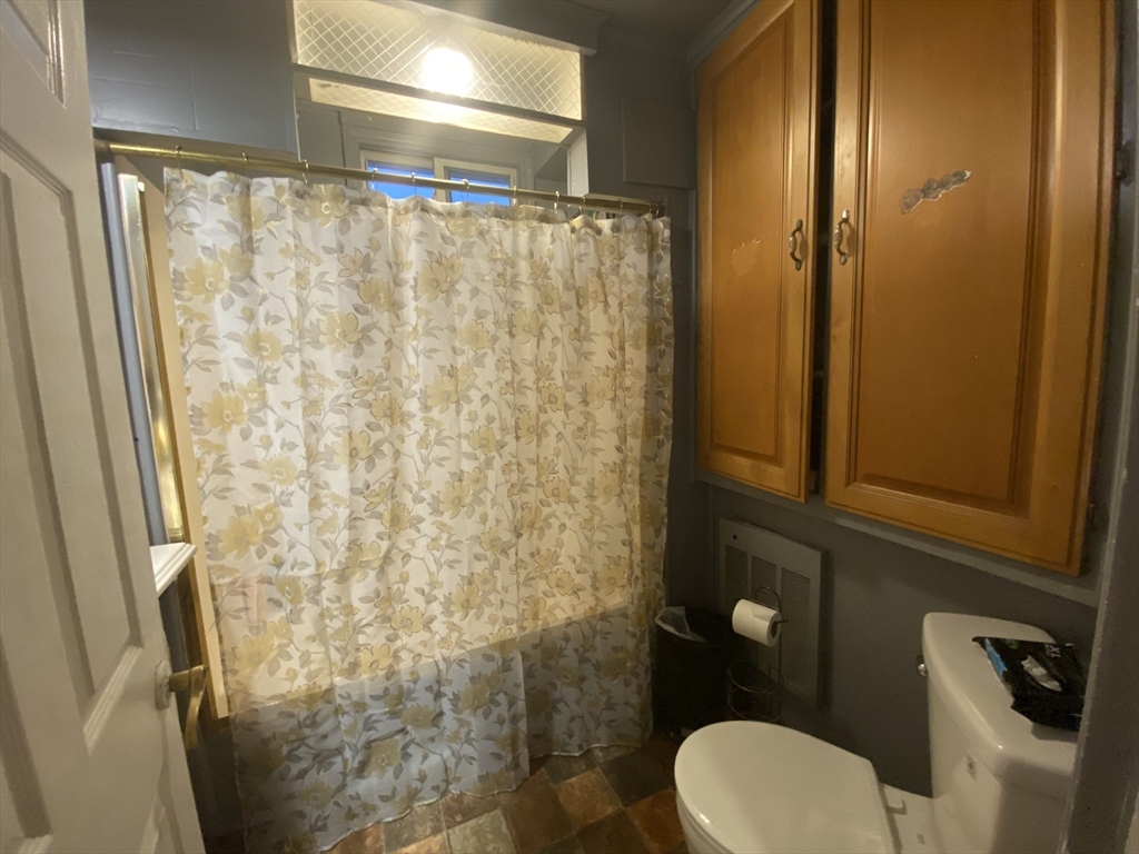 521 Liberty Street Springfield, MA 01104 - Photo 23 of 33 Gallery Image 23