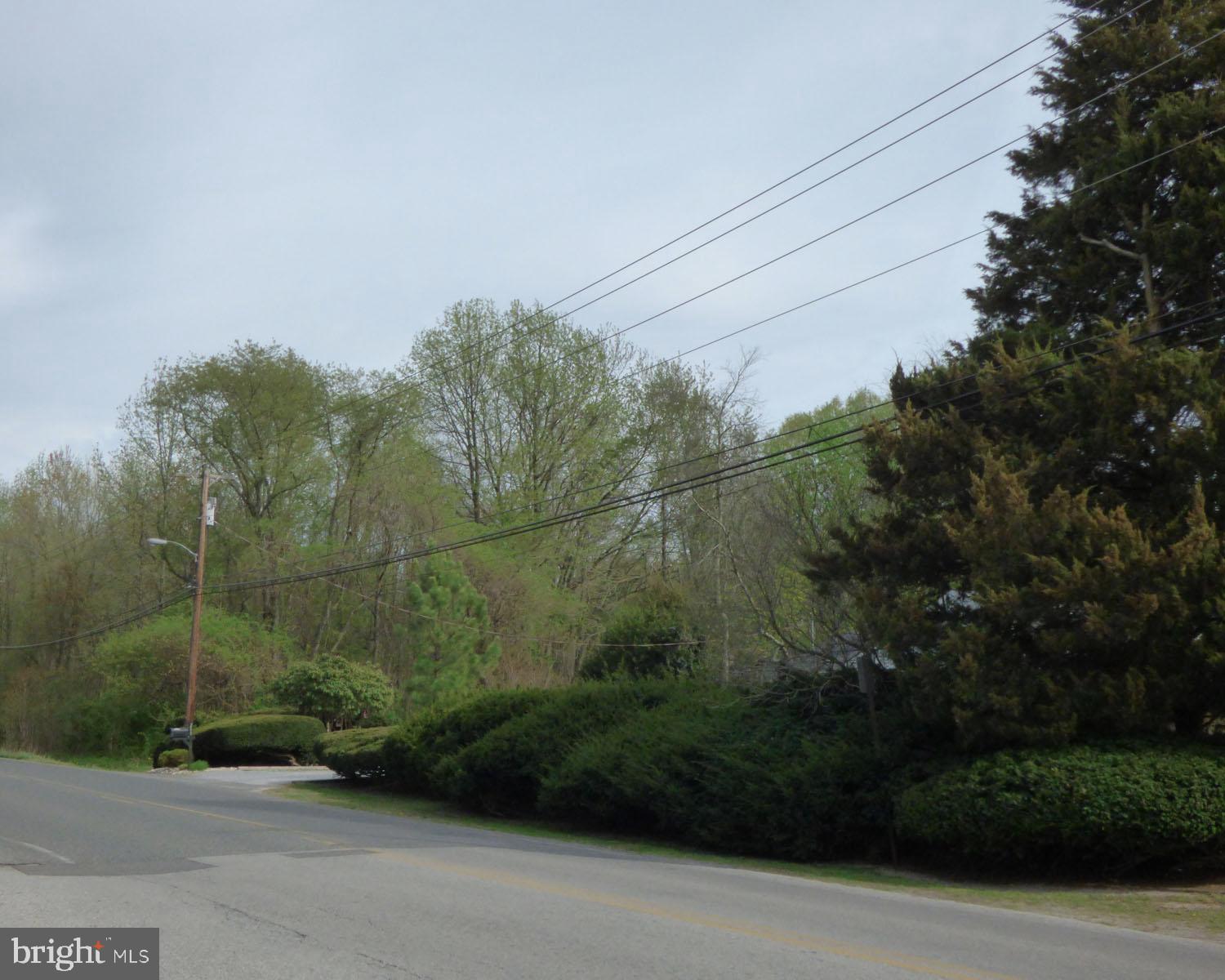 150 Penns Grove Auburn Road Carneys Point, NJ 08069 - Photo 9 of 16 a view of a street