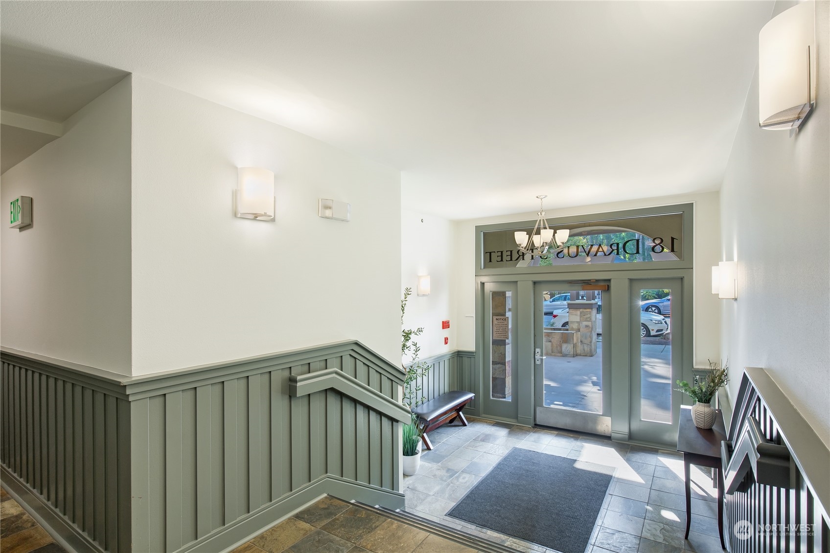 18 Dravus Street, Unit 210 Seattle, WA 98109 - Photo 28 of 38 a view of an entryway with a livingroom
