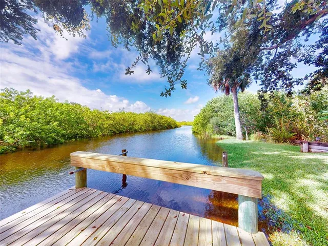 a view of empty room with windows