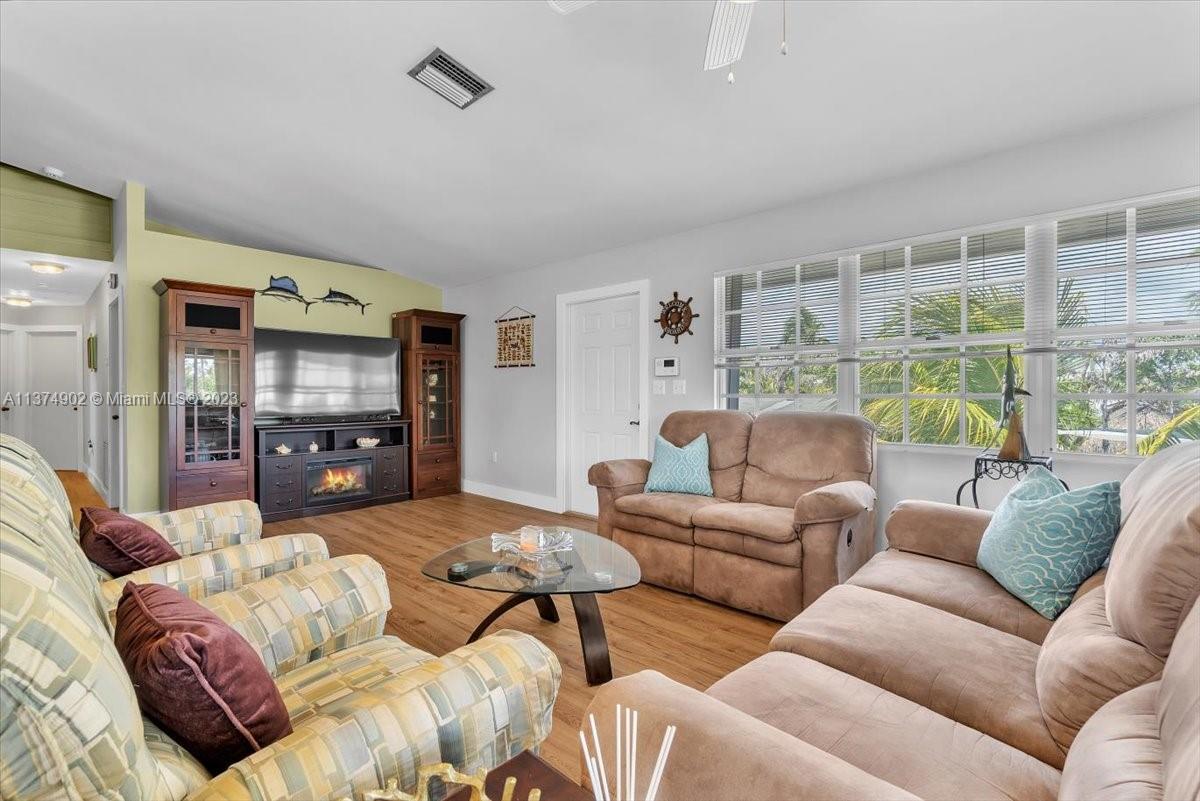 227 Lower Matecumbe Road Key Largo, FL 33037 - Photo 12 of 28 Gallery Image 12