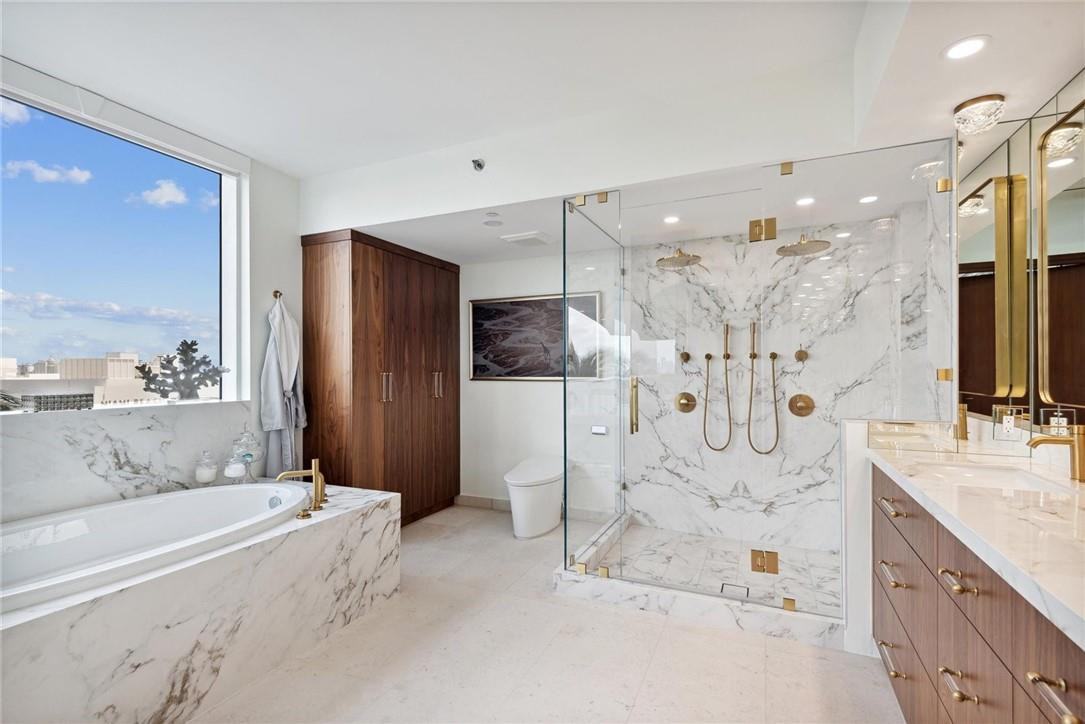 450 Alton Road, Unit 802 Miami Beach, FL 33139 - Photo 12 of 36 Photo 12