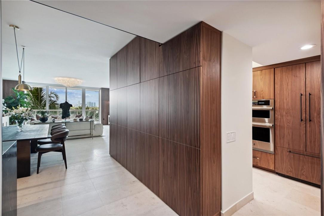450 Alton Road, Unit 802 Miami Beach, FL 33139 - Photo 3 of 36 Photo 3