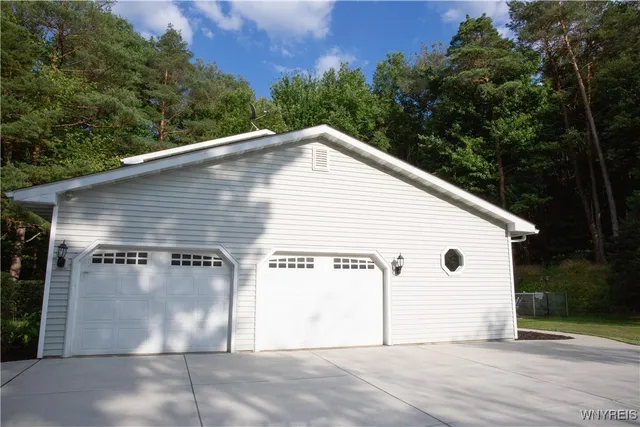 $425,000 | 13431 Ward Road, Holland, NY 14080