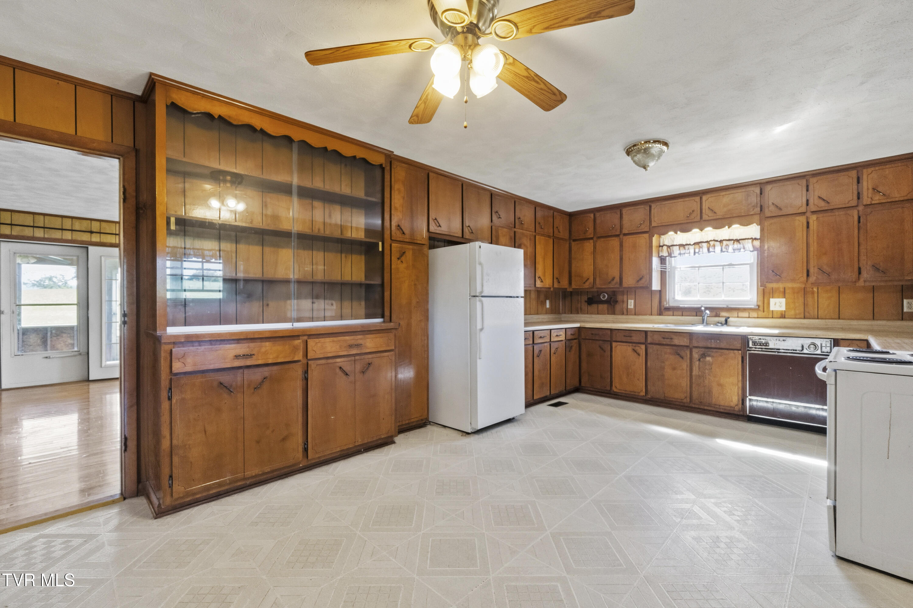 575 West Allens Bridge Road Greeneville, TN 37743 - Photo 10 of 70 DSC08955