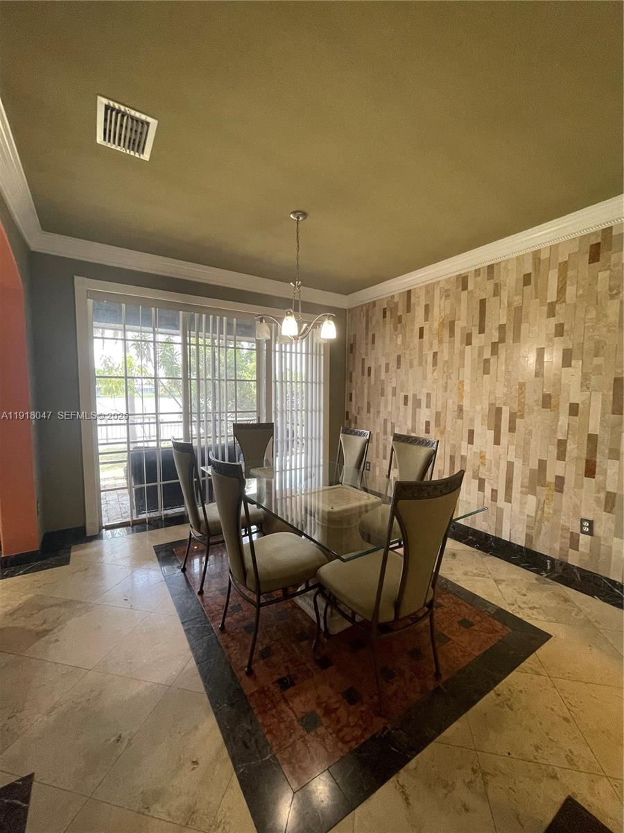 232 Southwest 7th Avenue Hallandale Beach, FL 33009 - Photo 18 of 36