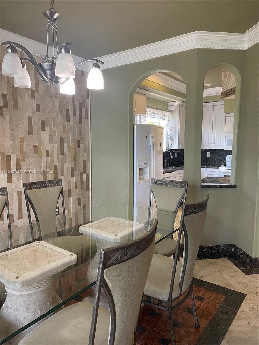 232 Southwest 7th Avenue Hallandale Beach, FL 33009 - Photo 19 of 36