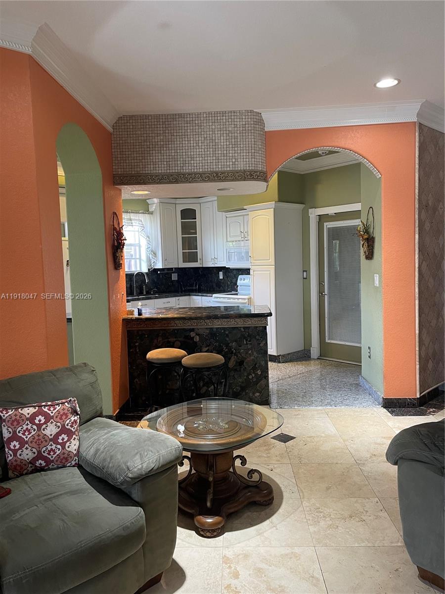 232 Southwest 7th Avenue Hallandale Beach, FL 33009 - Photo 20 of 36