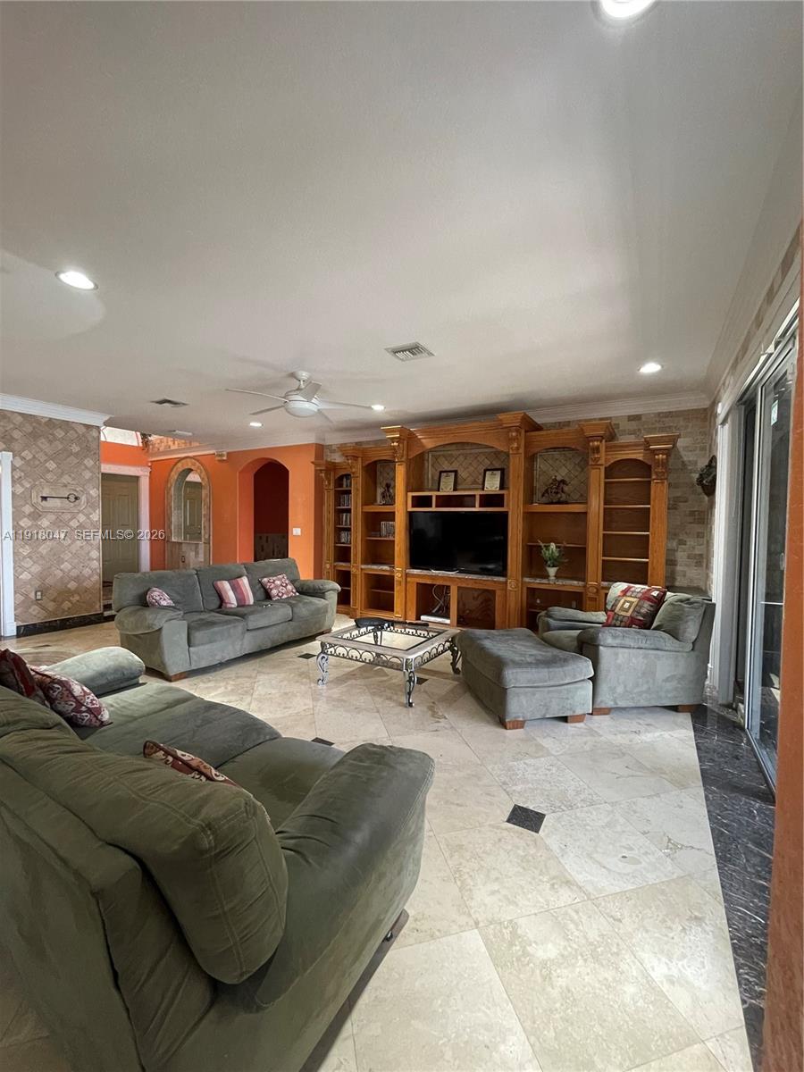 232 Southwest 7th Avenue Hallandale Beach, FL 33009 - Photo 22 of 36
