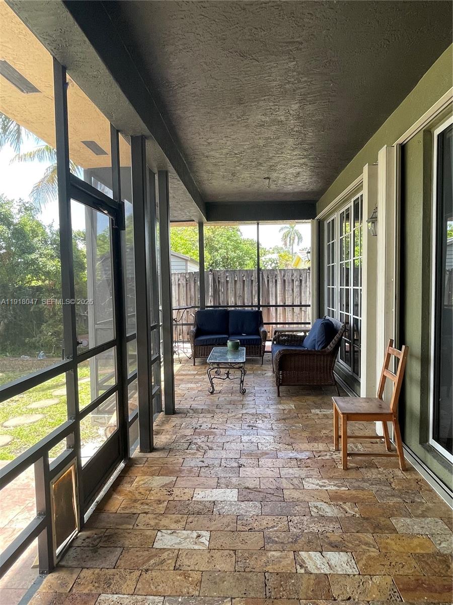 232 Southwest 7th Avenue Hallandale Beach, FL 33009 - Photo 30 of 36