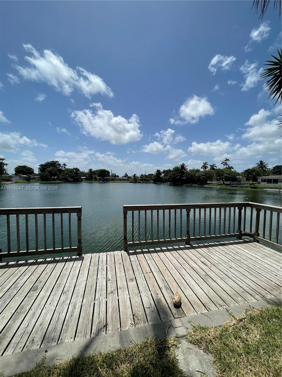 232 Southwest 7th Avenue Hallandale Beach, FL 33009 - Photo 4 of 36