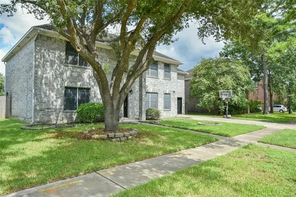 $2,300 | 6626 Crystal Point Drive, Katy, TX 77449