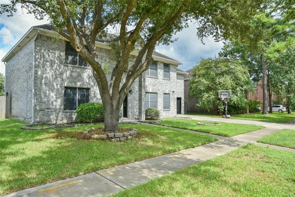 6626 Crystal Point Drive Katy, TX 77449 - Photo 2 of 27