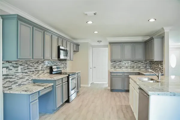$2,300 | 6626 Crystal Point Drive, Katy, TX 77449