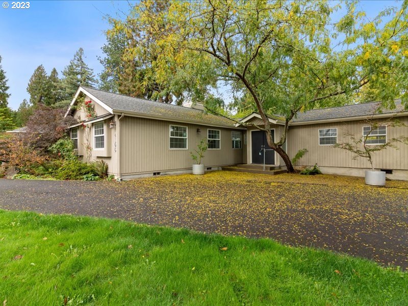 4155 Mapleton Drive West Linn, OR 97068 - Photo 3 of 38 a view of a house with backyard