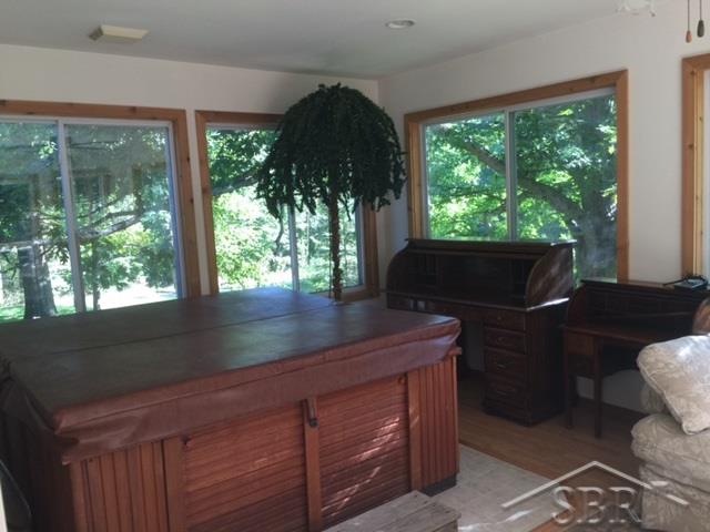 4506 Washburn Road Vassar, MI 48768 - Photo 9 of 25 31303980-10.JPG