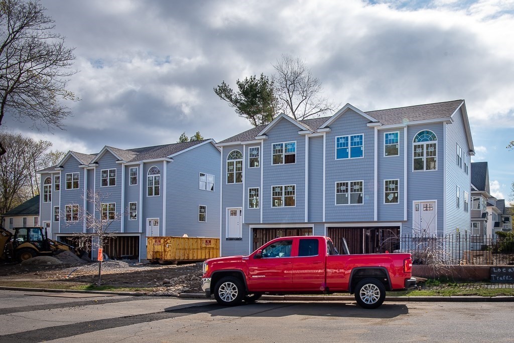 3 B Chalmers Road Worcester, MA 01602 - Photo 2 of 10