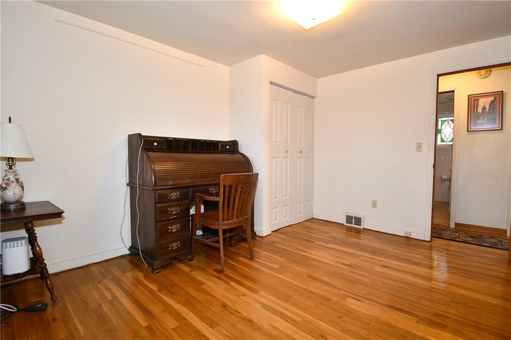 52 Bellview Circle McKees Rocks, PA 15136 - Photo 20 of 32