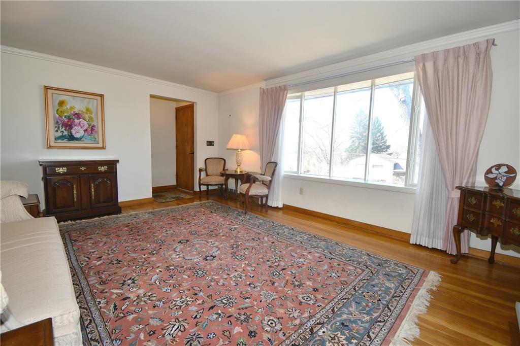 52 Bellview Circle McKees Rocks, PA 15136 - Photo 3 of 32