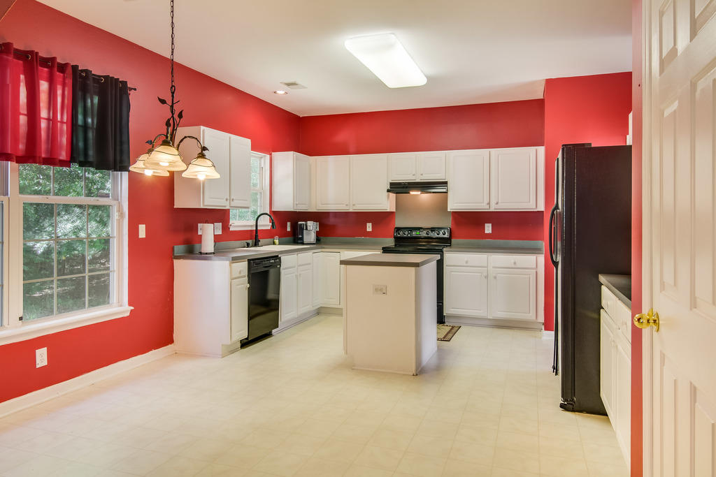 156 Oakbluff Road Summerville, SC 29485 - Photo 12 of 26 IMG_6067