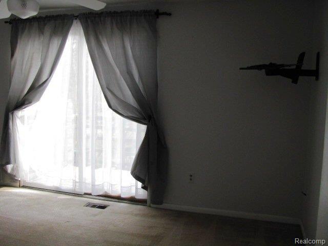21690 Chester Road Ray, MI 48096 - Photo 10 of 24 Family Room.JPG