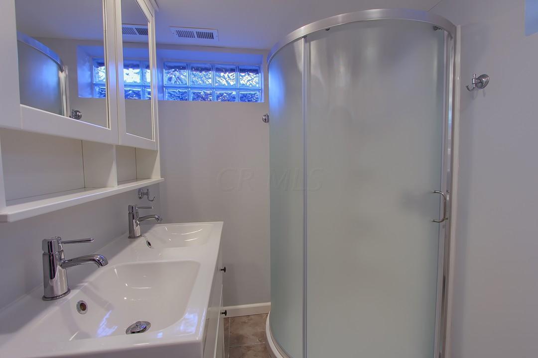 2608 Bristol Road Columbus, OH 43221 - Photo 34 of 45