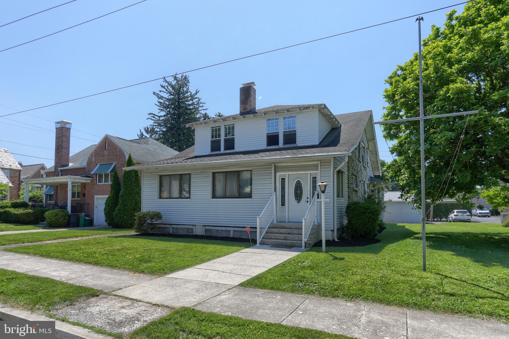 332 East Walnut Street Reading, PA 19607 - Photo 2 of 40 Main 2